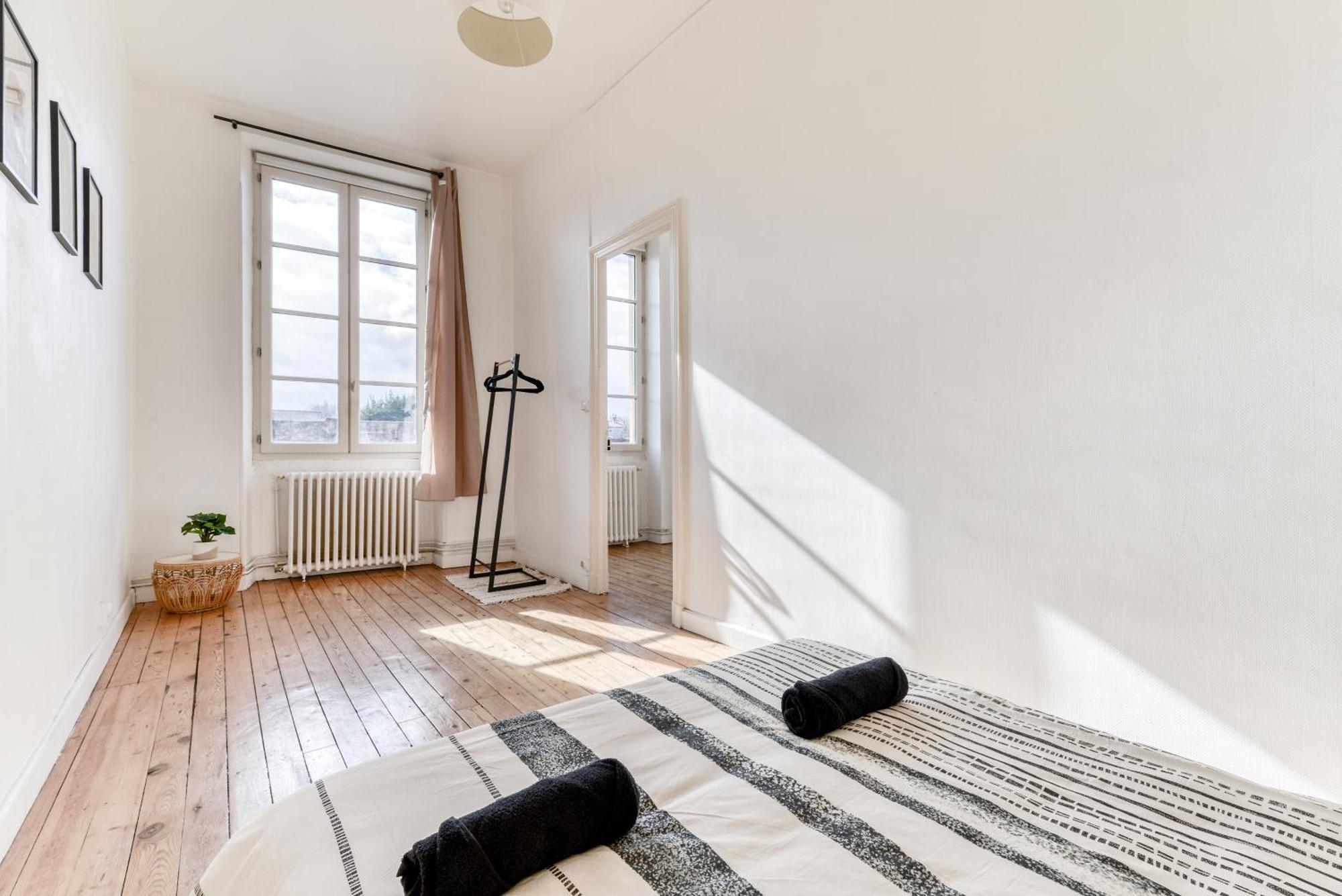 Le Marty - Wifi - Central - Climatison - Parking Gratuit Carcassonne Exterior foto